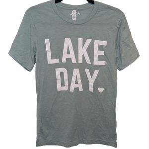 Kiloh + Co Women's Lake Day Graphic T-Shirt - Size S 🌊💚
